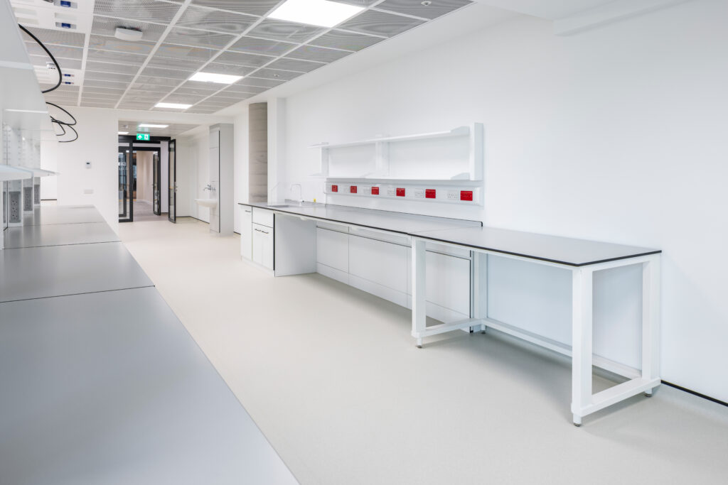 Cantilever+Equipment